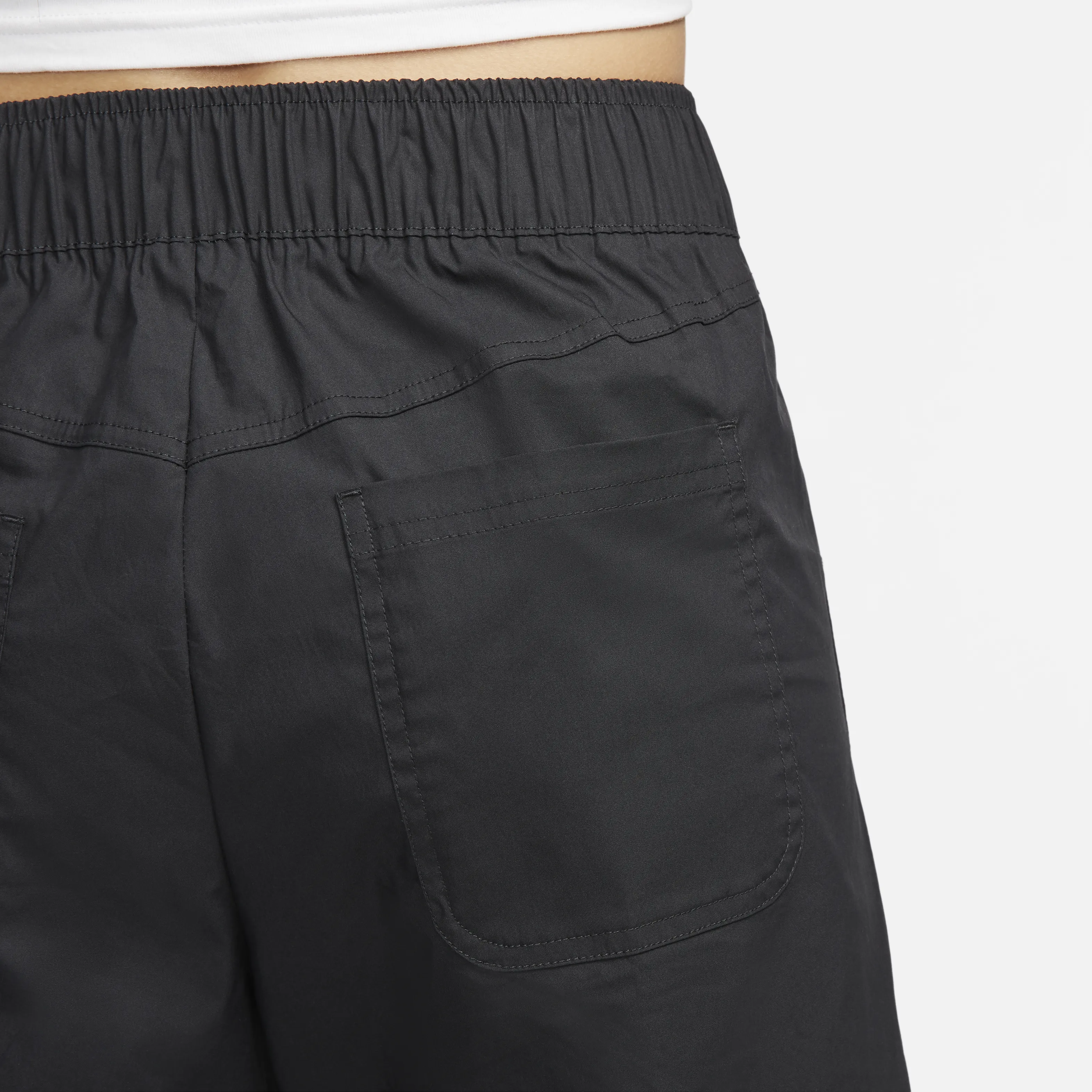Nike Sportswear Essentials-Women's Woven High-Rise