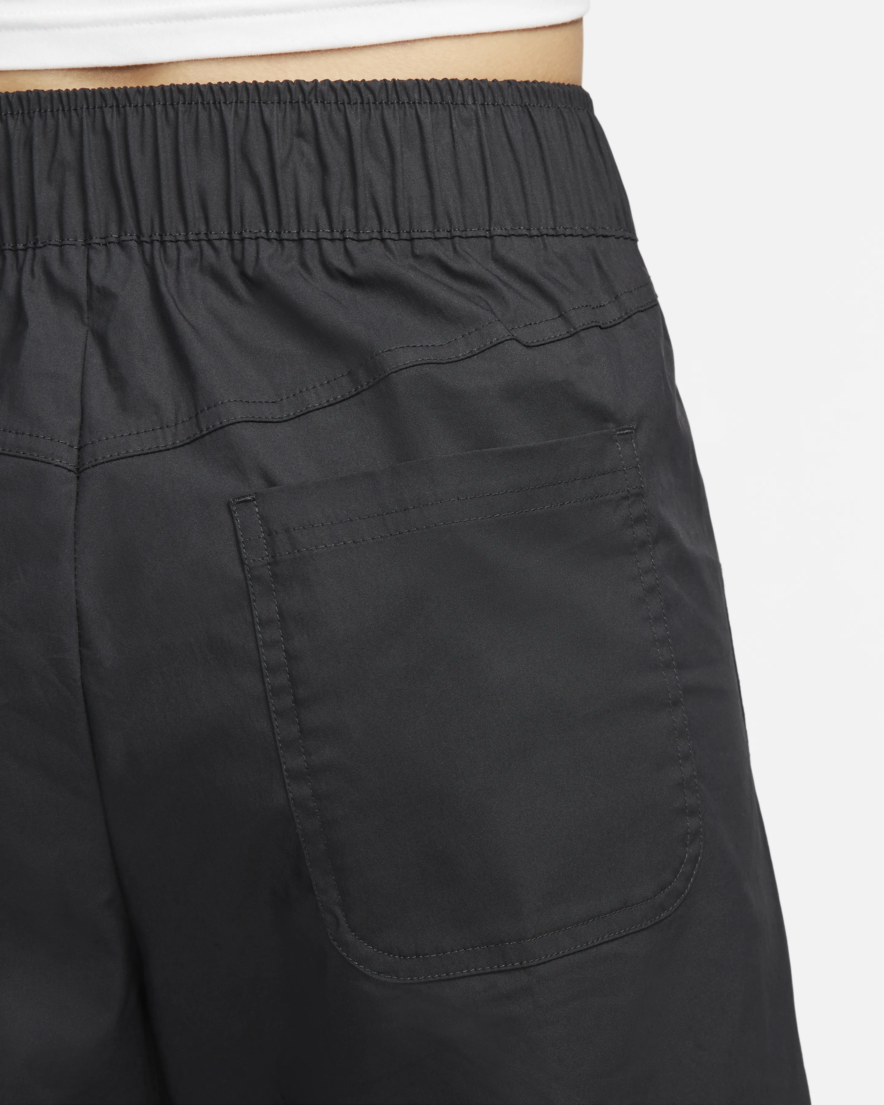 Nike Sportswear Essentials-Women's Woven High-Rise
