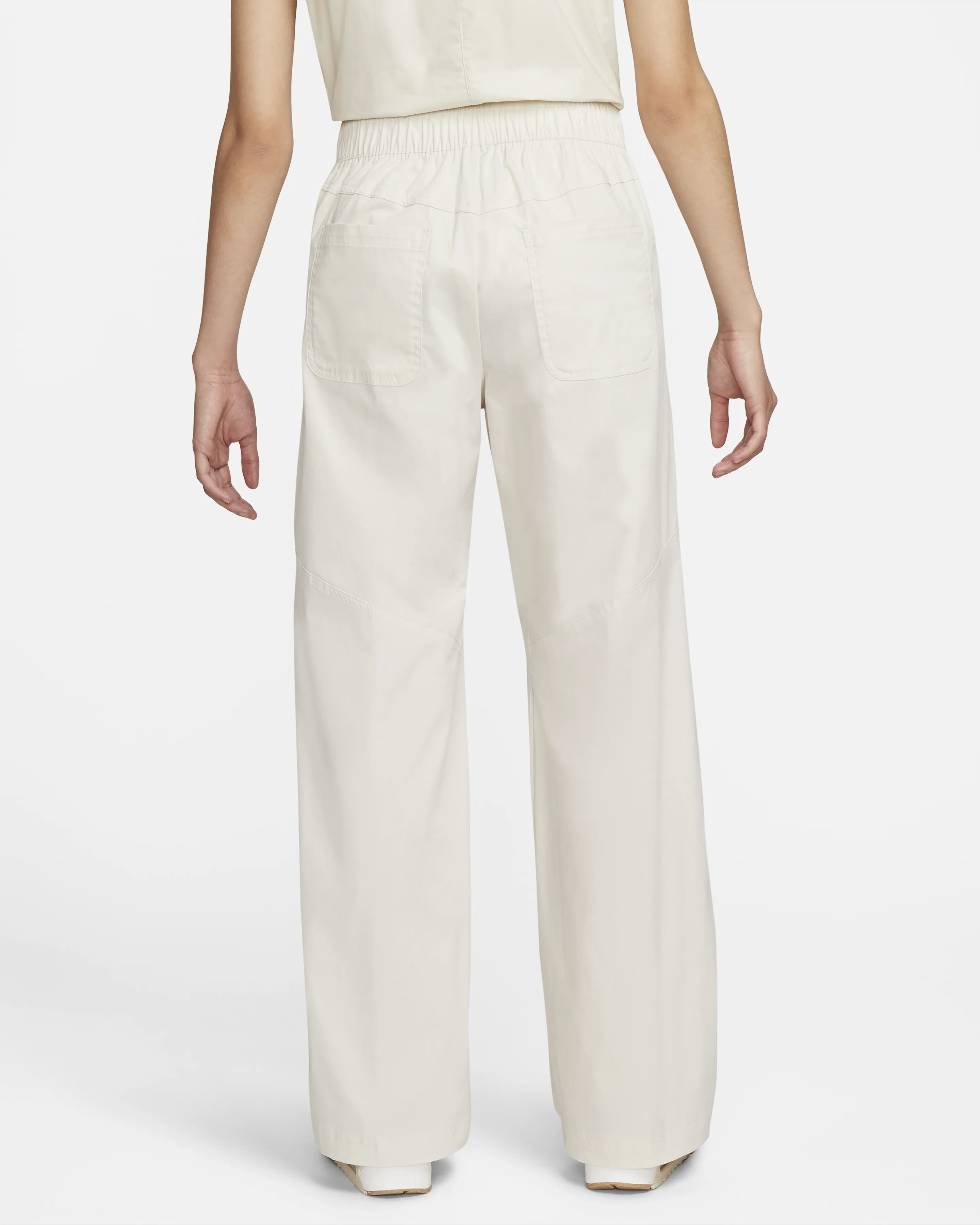 Nike Sportswear Essentials-Women's Woven High-Rise