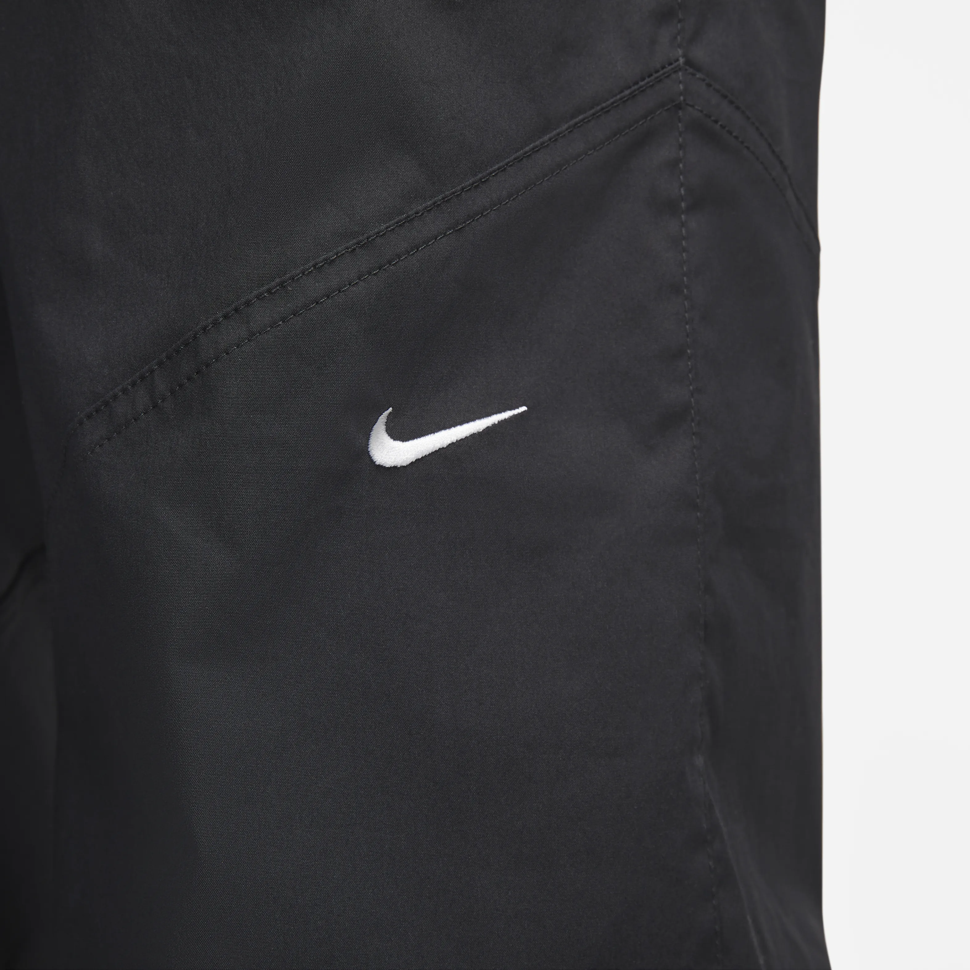 Nike Sportswear Essentials-Women's Woven High-Rise