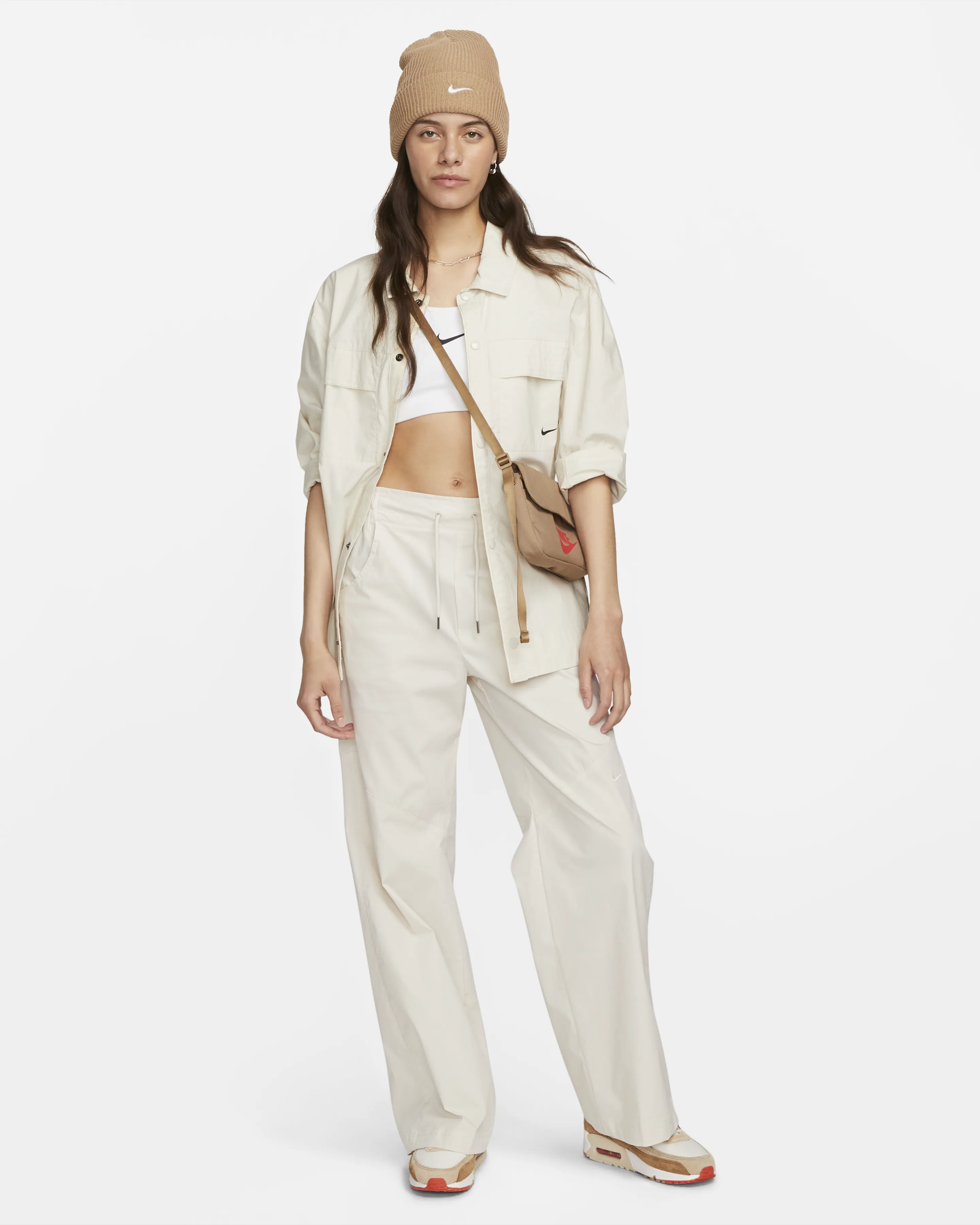 Nike Sportswear Essentials-Women's Woven High-Rise