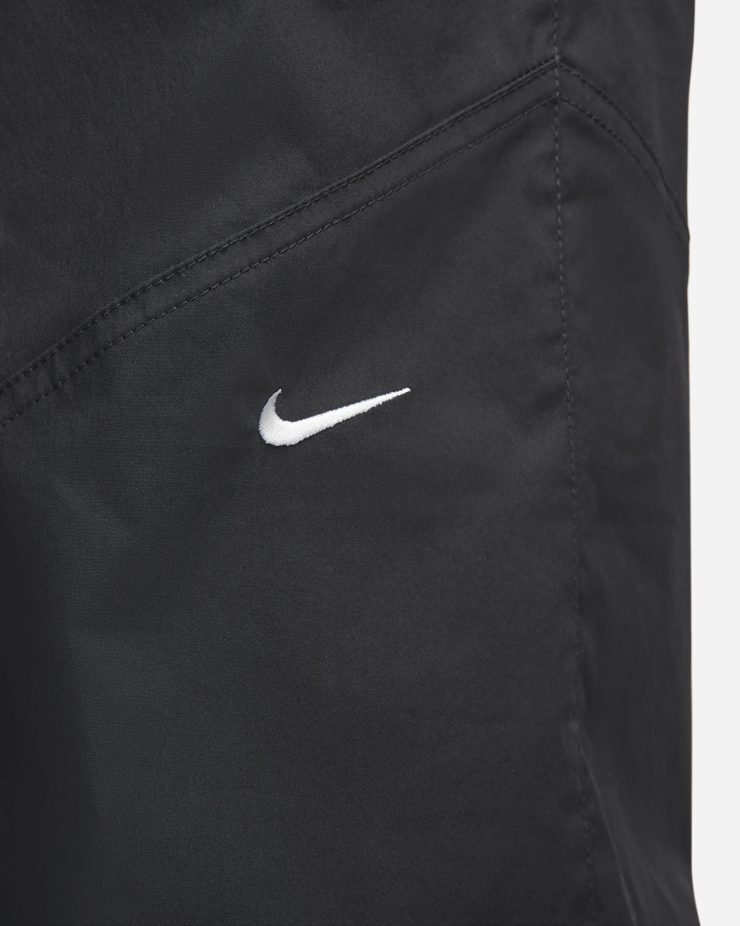 Nike Sportswear Essentials-Women's Woven High-Rise